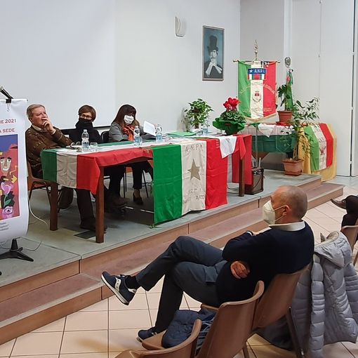 Inaugurata la nuova sede dell’Anpi di Busto. «Momento di festa, ma c’è preoccupazione per azioni fasciste»