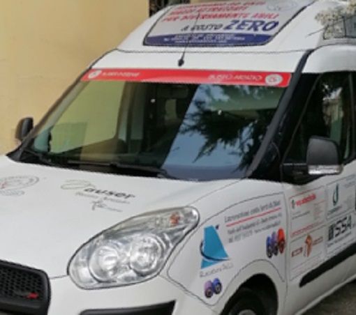 Solidarietà in movimento: come Auser e Pulmino Amico hanno garantito l’accompagnamento gratuito per disabili