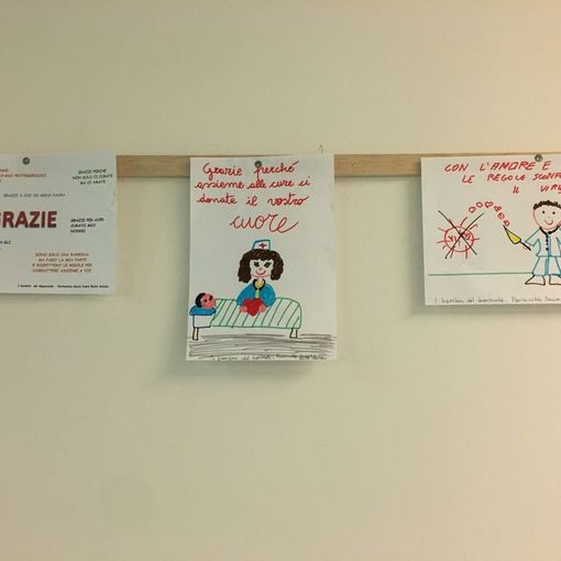 Alcuni dei disegni esposti all'ospedale di Legnano