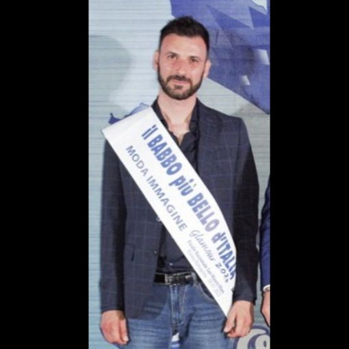 “Il Babbo più bello d’Italia”, un premio per l’artista bustocco Diego Barbati