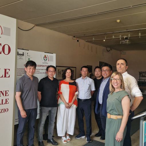 La delegazione giapponese in visita al Museo del Tessile di Busto