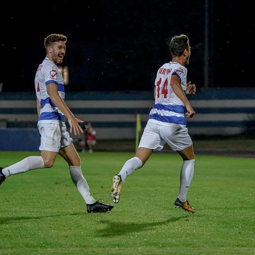 Luca Bertoni festeggia: è l'autore del gol (foto di Marco Giussani)