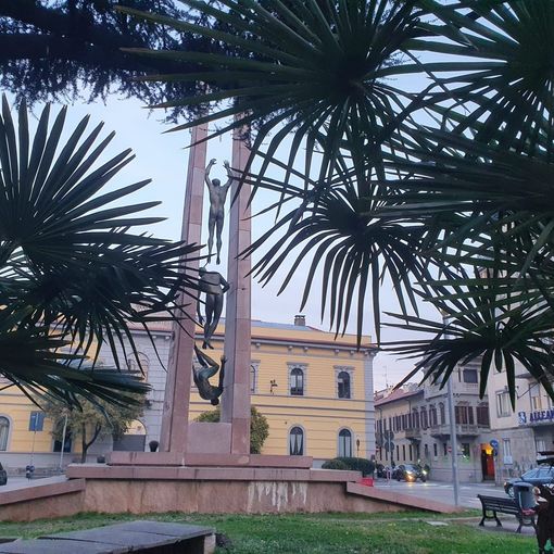 Il monumento, l'educazione e il senso di comunità oggi e ieri: «È il momento di dare a Busto iniziative di riflessione»