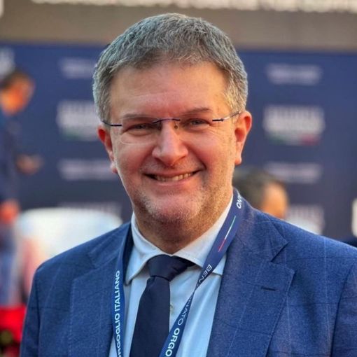 Foto dal profilo Facebook di Carlo Fidanza
