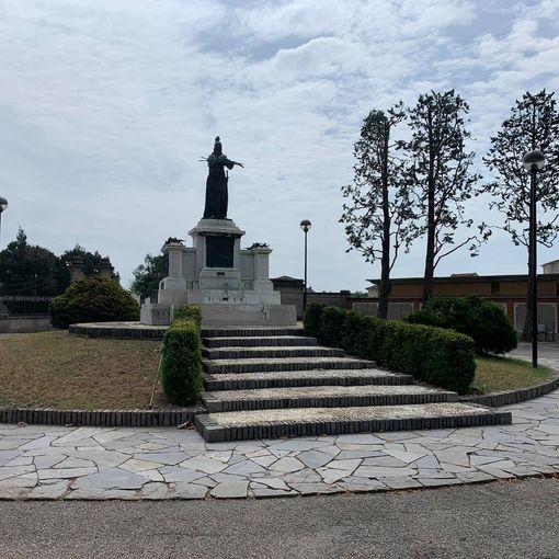 Il cimitero di Castano Primo nella foto postata dal sindaco
