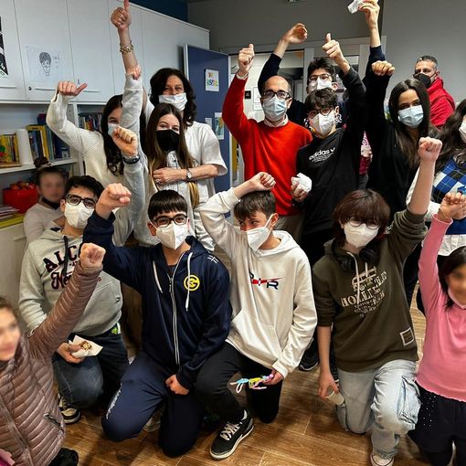 FOTO. I ragazzi della scuola da Vinci di Castellanza visitano il Del Ponte: «Abbiamo trovato tantissimi sorrisi»