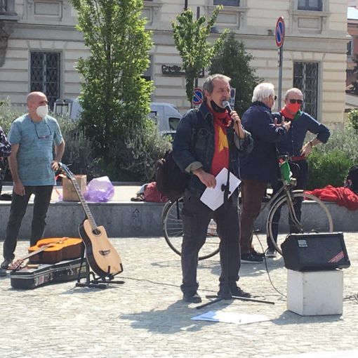 Collettiva Resistenza in piazza Vittorio Emanuele