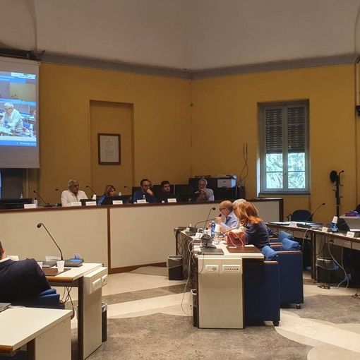 Piscina Manara, pressing della minoranza. L’assessore: «Sarò in prima linea»
