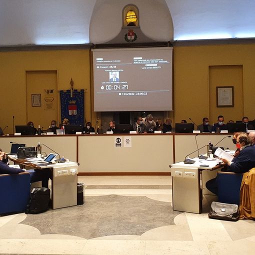 Tari, il dibattito continua fuori dall’aula. Libertas: «Bene l’emendamento». Farioli: «No convinto e doveroso»