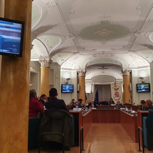 I lavori del Consiglio provinciale. Sotto, Premazzi e Rovelli, componenti del nuovo gruppo Eupolis