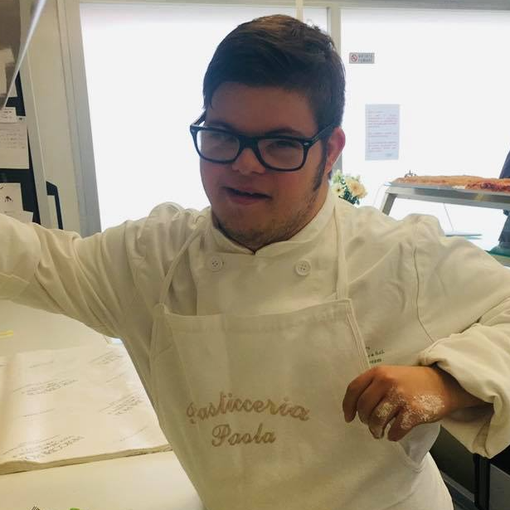 Daniele De Grandis lavora alla Pasticceria Paola: il suo cuore grande è un ingrediente segreto (foto dalla pagina della pasticceria)