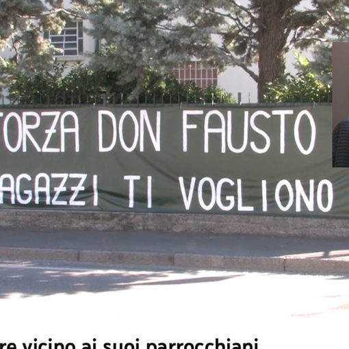 Uno striscione dei ragazzi di qualche mese fa e don Fausto mentre fa gli auguri di Pasqua su Solwebtv