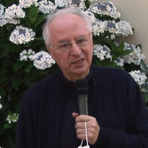 Don Claudio Silva - foto da un video della Bcc Milano