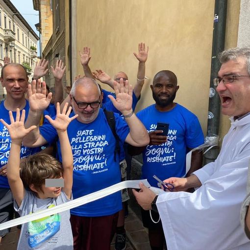 Un'altra bella immagine di don Giovanni Patella alla maratonina domenica scorsa