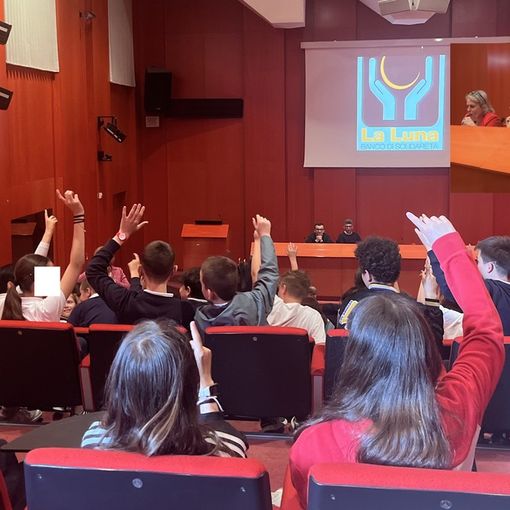 VIDEO. Donacibo, la lezione dei ragazzi: «È bello aiutare chi è in difficoltà»