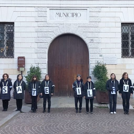 Donne in cammino per la pace anche a Busto: «Cessate il fuoco»