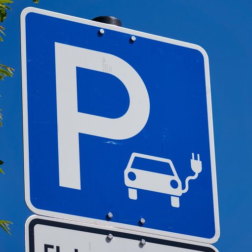 Colonnine elettriche a Gallarate, collaudo per tre