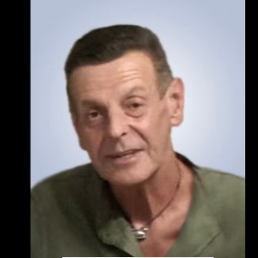 Enrico, l'amore per il mare, la famiglia, i cani. Sabato Busto gli dirà addio