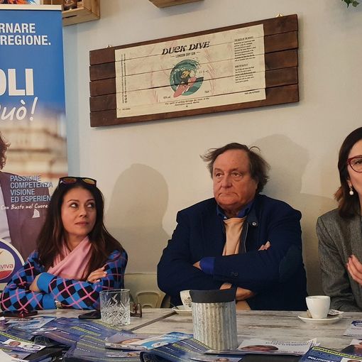 Gelmini a Busto al fianco di Farioli: «Alziamo l’asticella in Lombardia»
