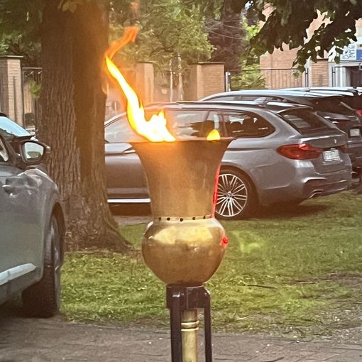 Anche un panettone accende la fiaccola a Sacconago
