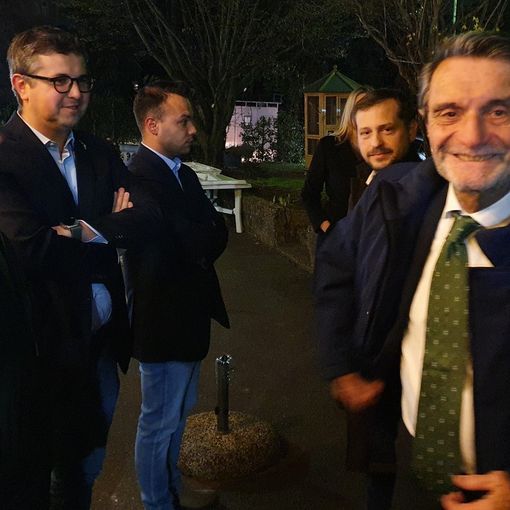 VIDEO. Fontana a cena con i leghisti varesini. Mercoledì la giunta regionale: «Mancano alcuni dettagli»