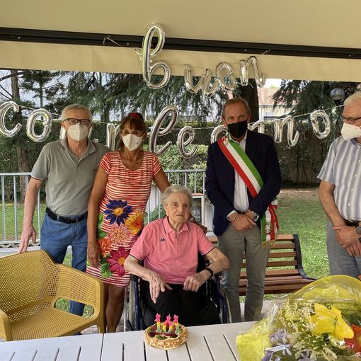 Festa per i 101 anni di Luigia Cappelletti alla Provvidenza