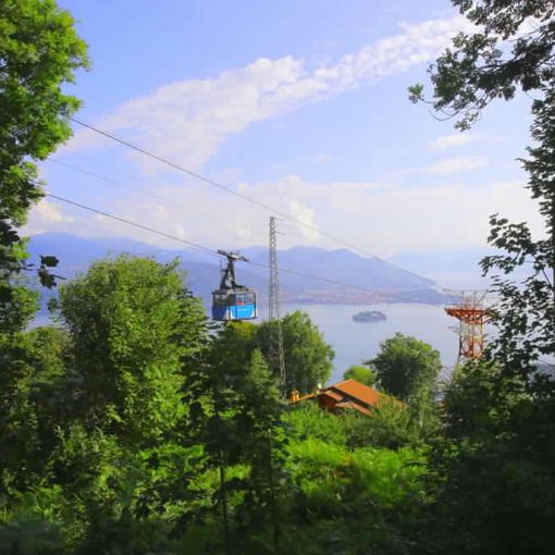 Il passaggio dei vagoni al Mottarone in una foto di Daniele Belosio