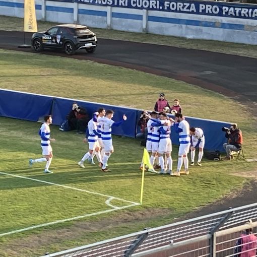 Euforia dopo il gol di Pierozzi