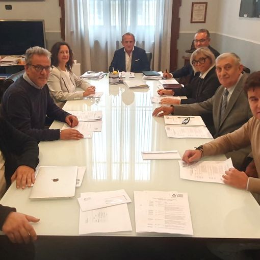 VIDEO. Nuova giunta, foto di rito e poi al lavoro