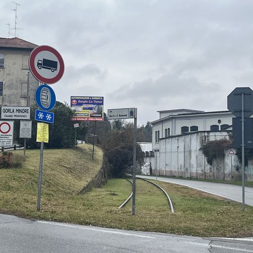 Lavori a Gorla Minore, chiusa la strada della Valle