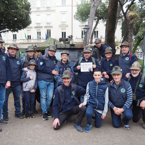 Gli alpini di Olgiate all’Adunata di Rimini. Con un pensiero a Sergio Salerno: «Con noi nel cuore»