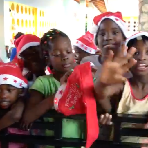 Ad Haiti un Natale misero. Ma i bambini ci donano la loro gioia. VIDEO