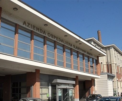 «All'ospedale di Gallarate condizioni indegne, sia riconosciuto lo stato di emergenza. Non si può morire in un angolo»