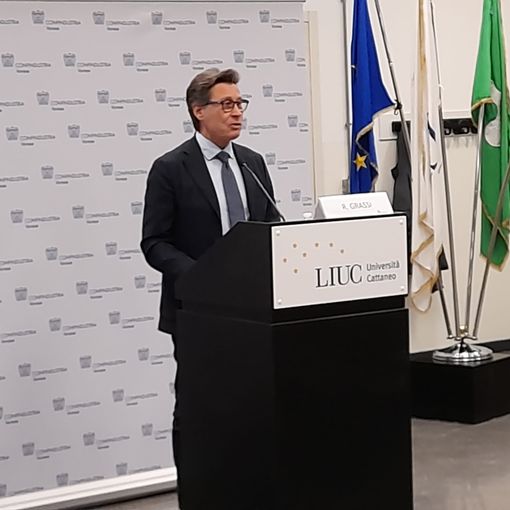 Roberto Grossi, presidente di Confindustria Varese, interviene al convegno alla Liuc