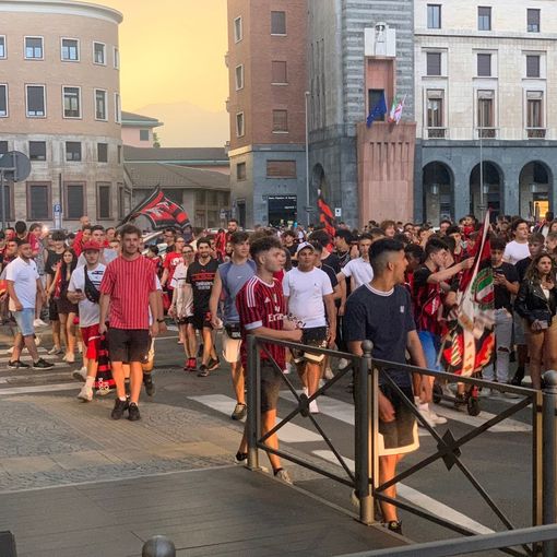 Festa della polizia, il questore Morelli: «Abbiate cura del prossimo». Il ricordo per Mondora e Abbiati: «Le anime belle non muoiono mai»