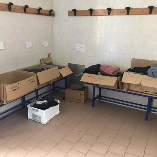 Forniture di indumenti distribuiti da &quot;Ali d'aquila&quot;