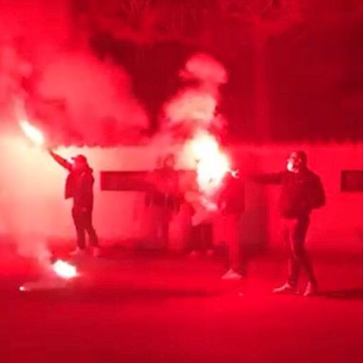 L'accoglienza dei tifosi allo stadio Speroni a Busto