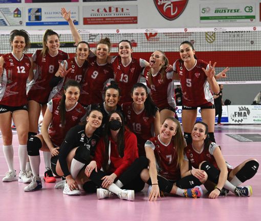 Futura Volley sollevata e felice dopo la vittoria 3-1 su Montecchio