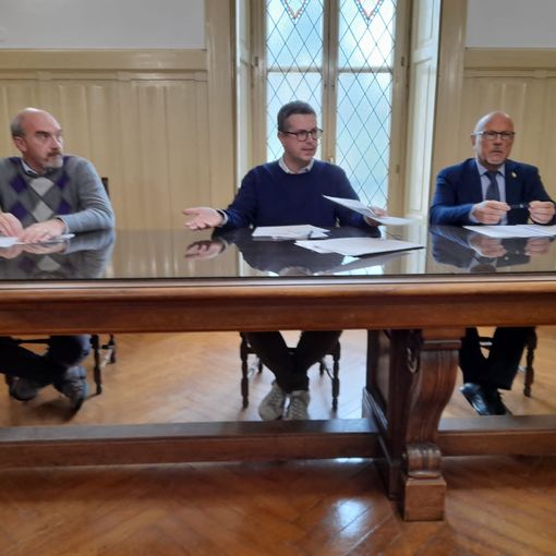 La conferenza stampa a palazzo Borghi, in sala Giunta