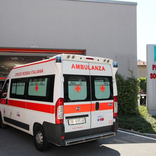 Fratture multiple, ma non è in pericolo di vita. Sospiro di sollievo per la donna investita questa mattina a Tradate