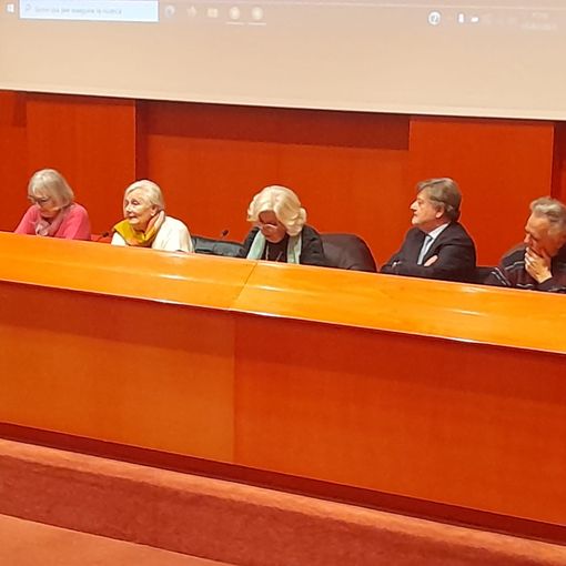 Alessandra (Andra) e Tatiana Bucci ai Molini Marzoli, con la professoressa Longo, Liberto Losa ed Ernesto Speroni