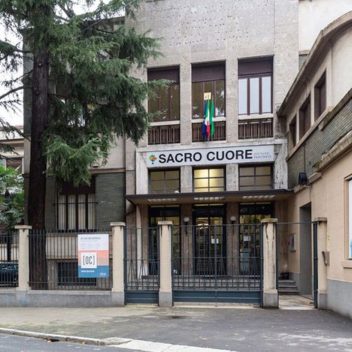 La sede di via Bonomi (Foto dal sito della scuola)