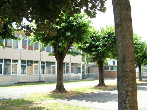 La scuola secondaria Alighieri a Olgiate Olona