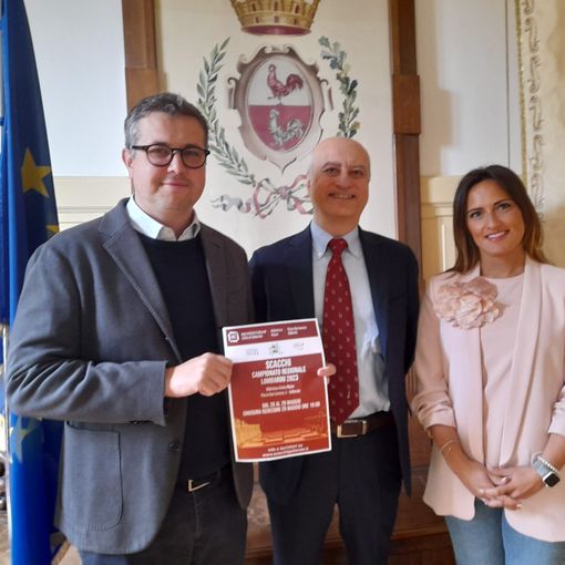 Il presidente Collaro, al centro, con il sindaco Cassani e l'assessore Mazzetti
