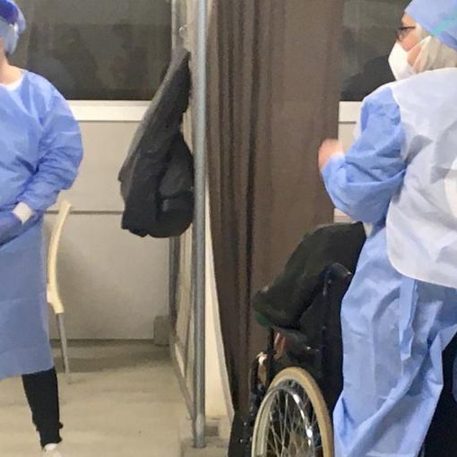 Le prime postazioni al via. Sotto l'inaugurazione e il dg dell'Asst Ovest Milanese Fulvio Odinolfi