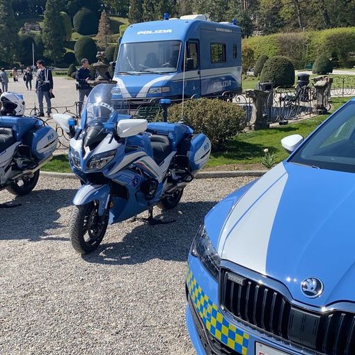I mezzi della polizia di Stato ai Giardini Estensi in occasione della cerimonia