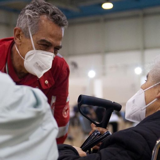 Uno scatto che racconta tutta l'empatia tra chi assiste ed è assistito in questo momento cruciale