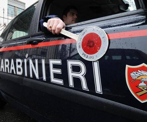 Assaltavano le sale slot armati di pistola e taser: i carabinieri arrestano banda di rapinatori
