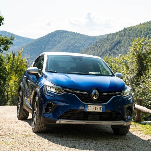 Renault Captur Hybrid: la gamma elettrica e ibrida è a disposizione negli store