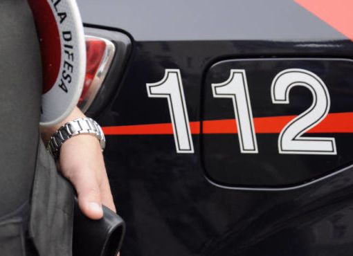 Molesta una quattordicenne con frasi a sfondo sessuale: denunciato dai carabinieri